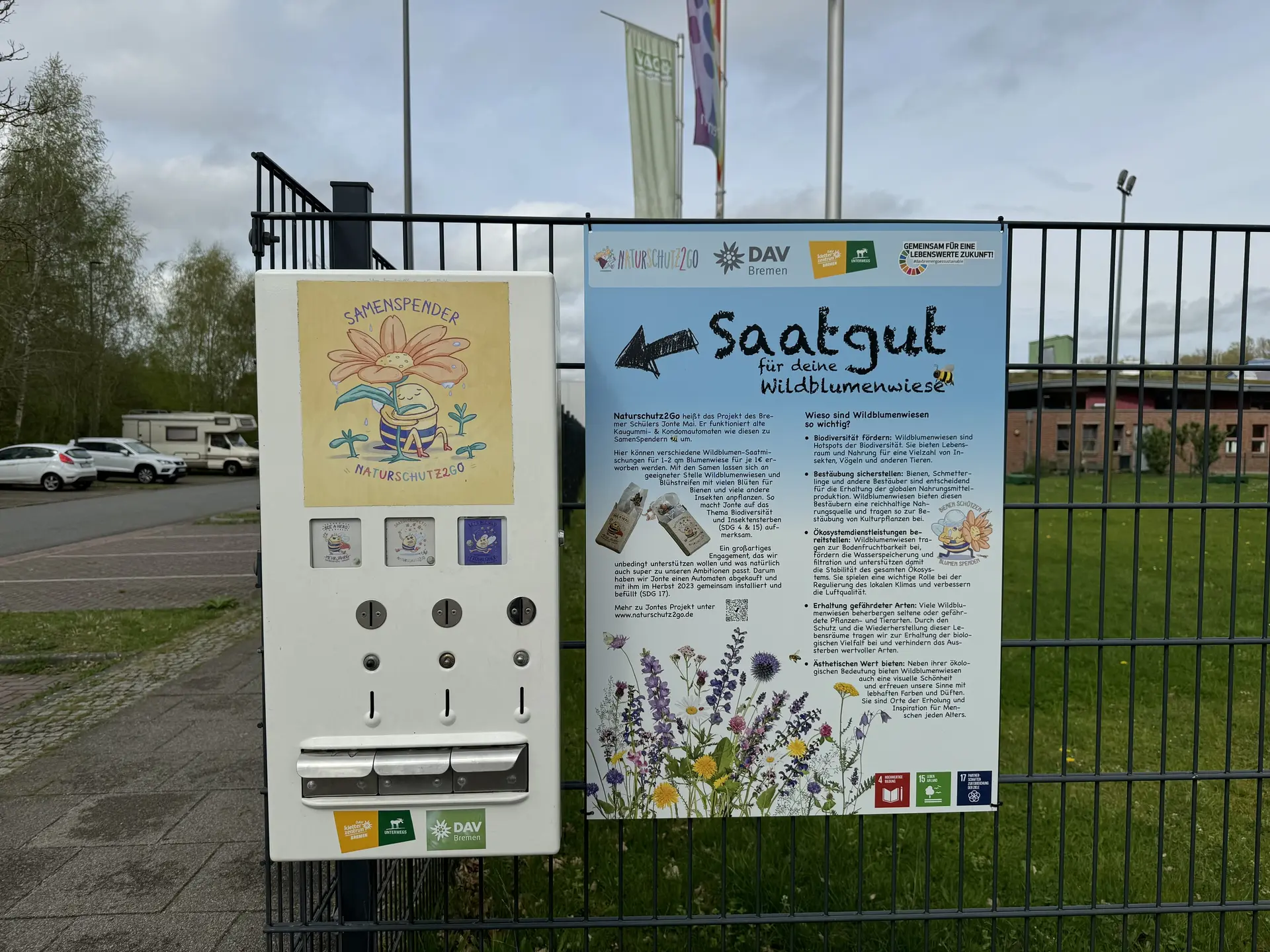 Saatgutautomat vorm Kletterzentrum | © DAV Bremen