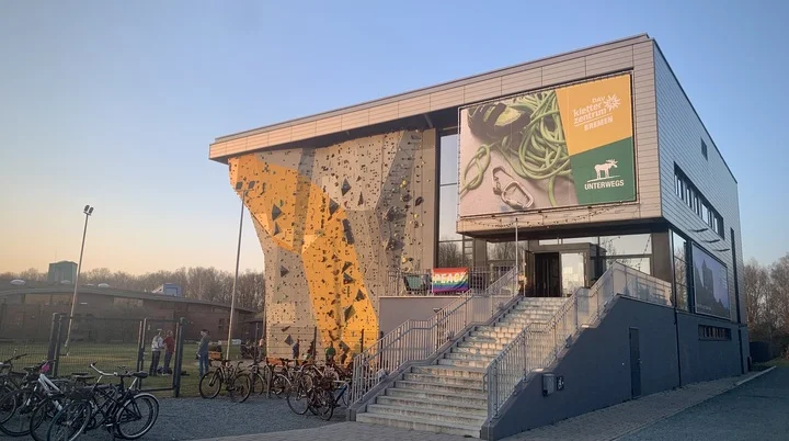 Außenansicht des UNTERWEGS – DAV Kletterzentrum Bremen | © DAV Bremen