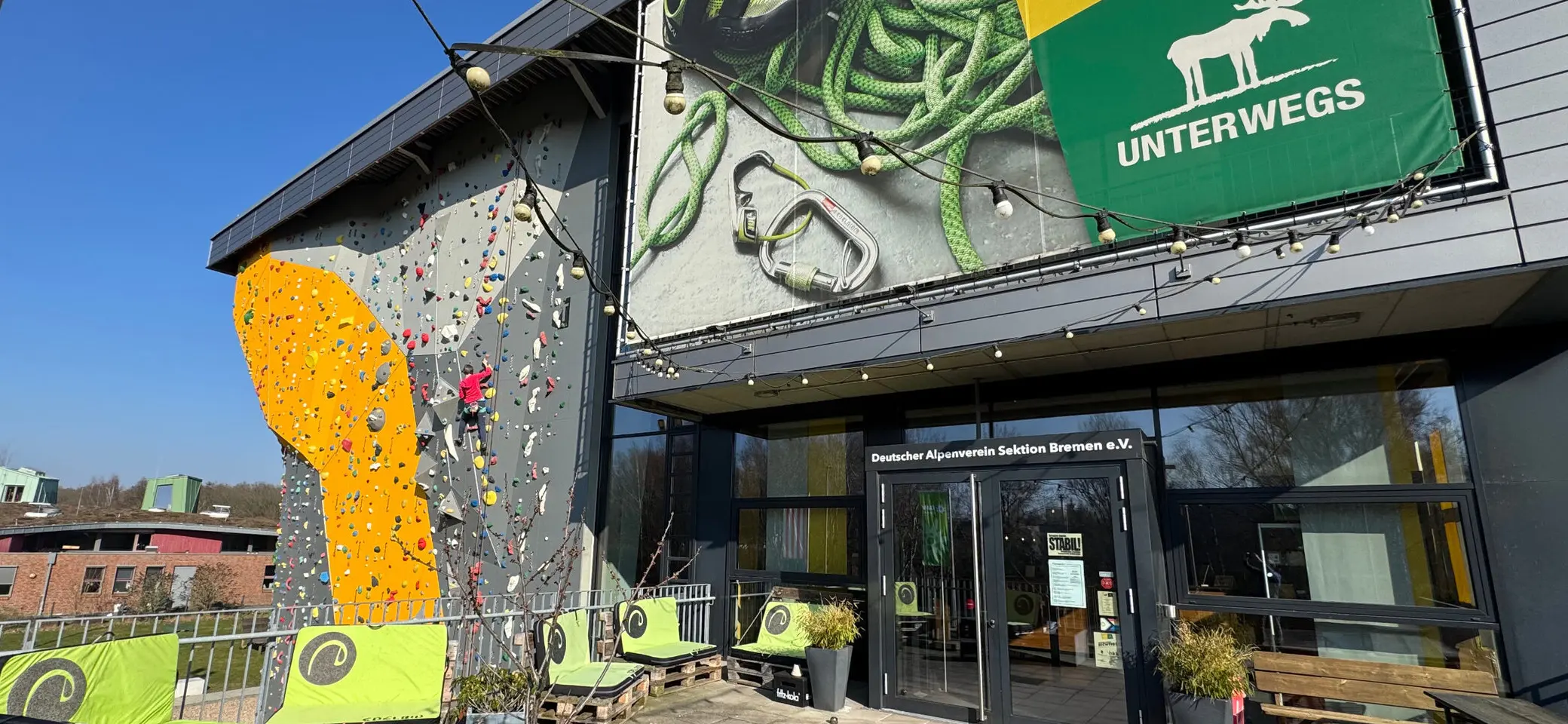 Außenansicht des Eingangsbereich des Kletterzentrums Bremen | © DAV Bremen