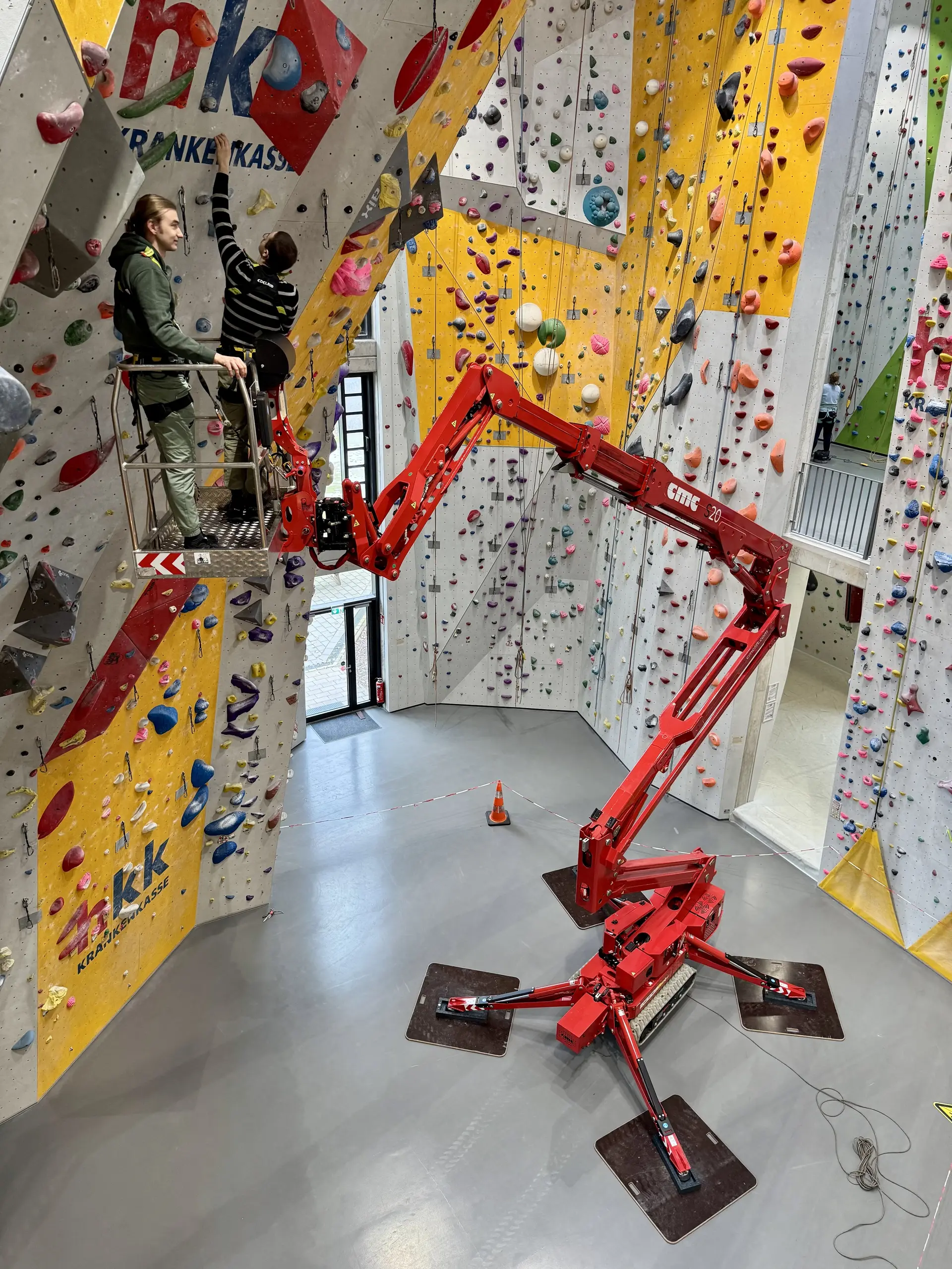 Routenbau im UNTERWEGS – DAV Kletterzentrum Bremen | © DAV Bremen