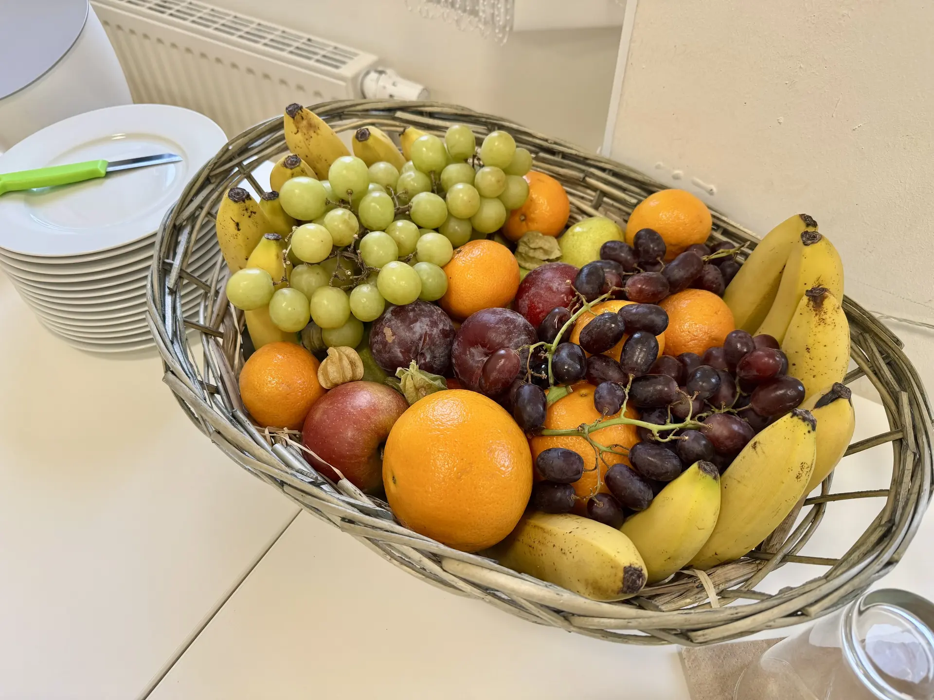 Obstkorb im Seminarraum | © DAV Bremen