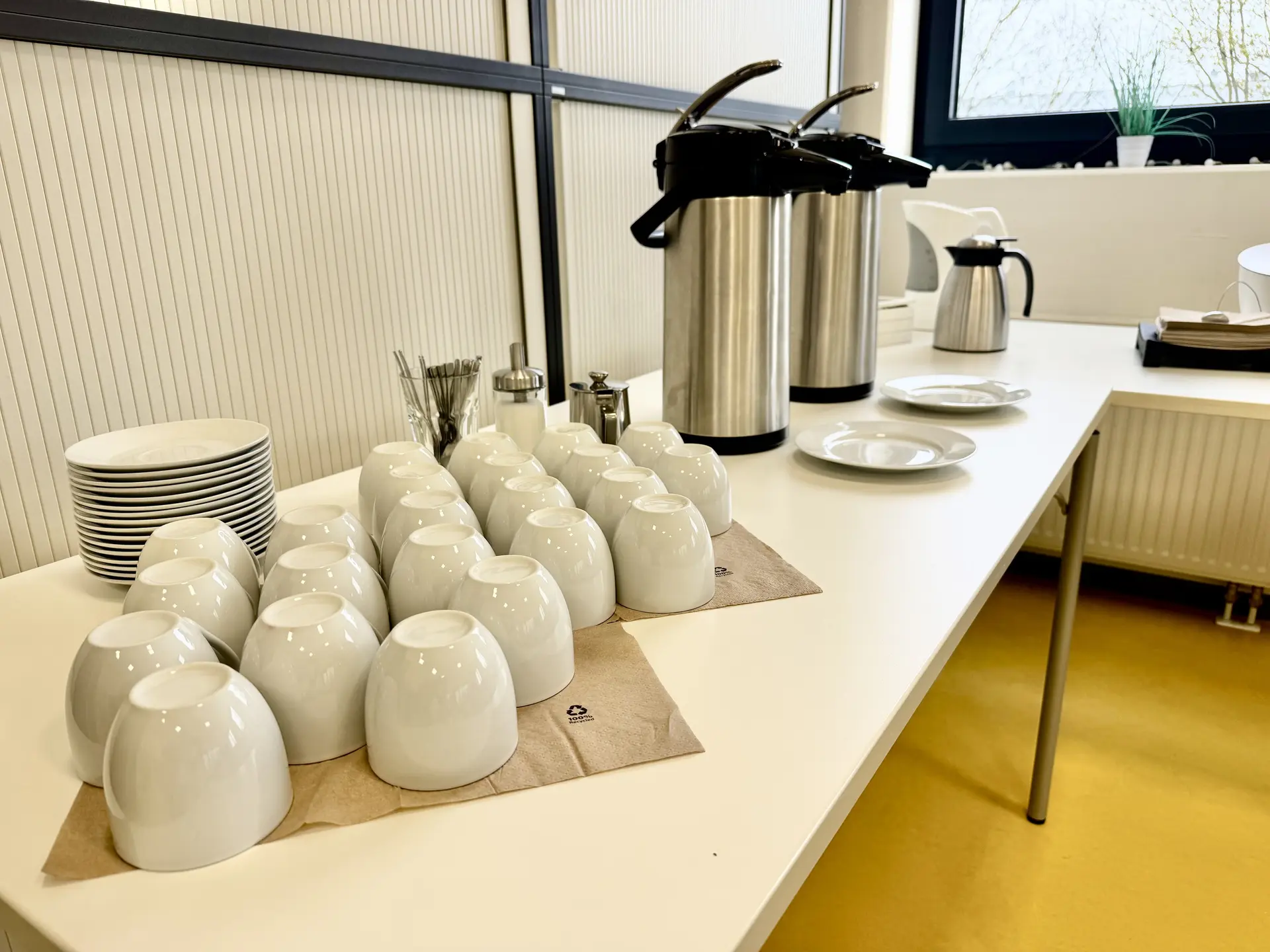 Kaffee-Büfett im Seminarraum | © DAV Bremen