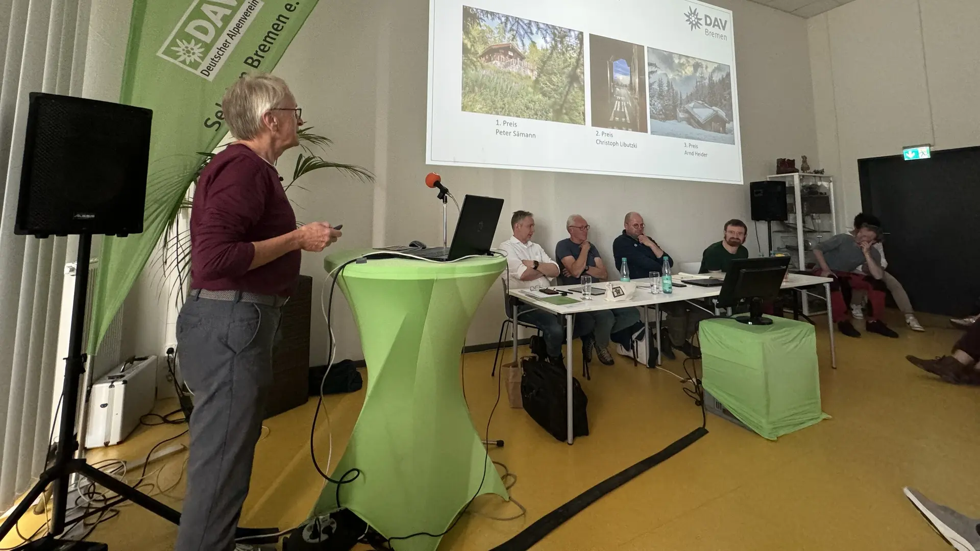 Mitgliederversammlung im Kletterzentrum der Sektion Bremen | © DAV Bremen