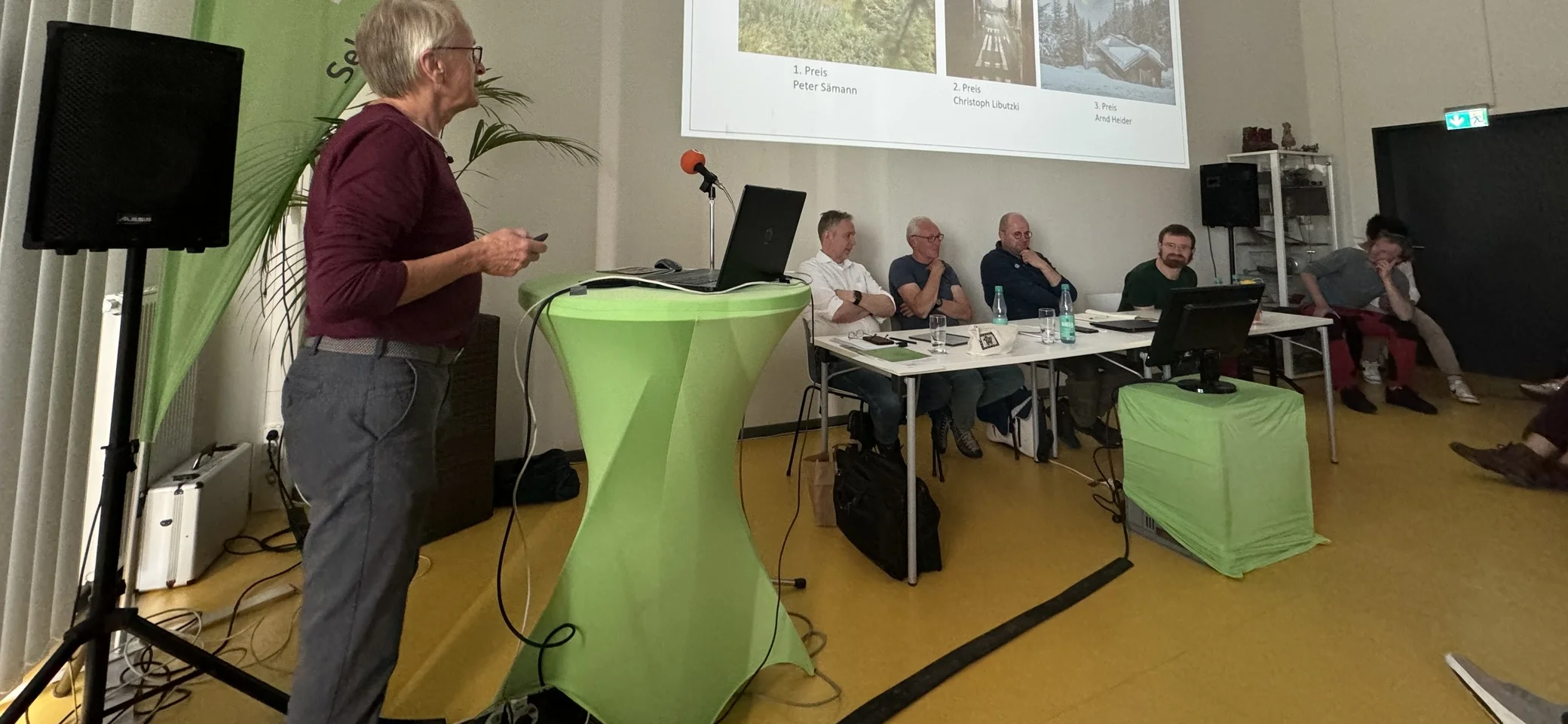 Mitgliederversammlung im Kletterzentrum der Sektion Bremen | © DAV Bremen