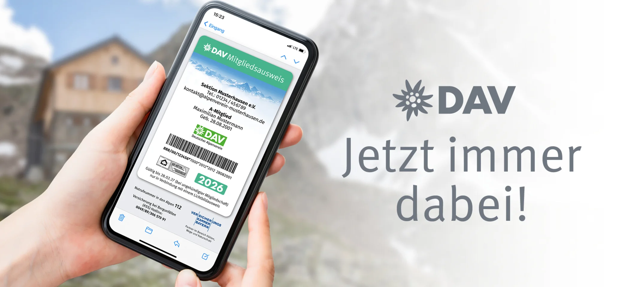 Ein Smartphone mit dem digitalen Mitgliedsausweis im Display | © DAV